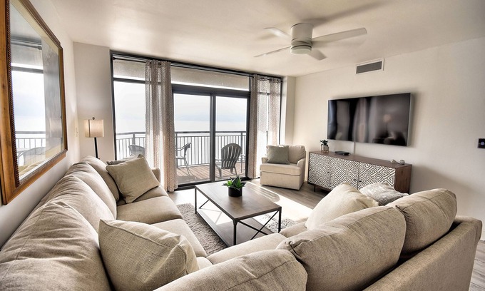 Myrtle Beach Condo | Newly remodeled oceanfront condo close to everything
