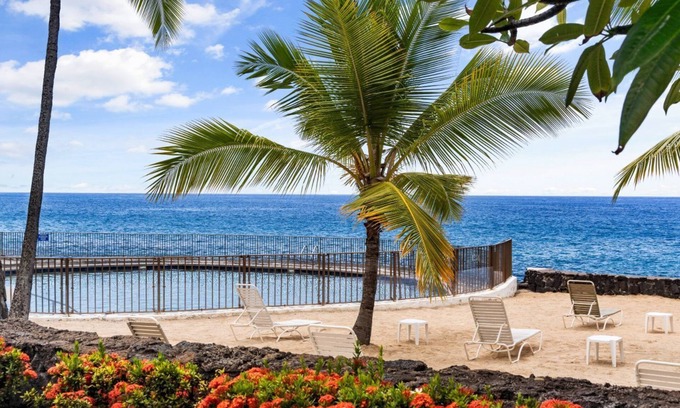 Kailua-Kona Condo | 🏖️Newly Remodeled | Ocean View | AC | Ground Floor