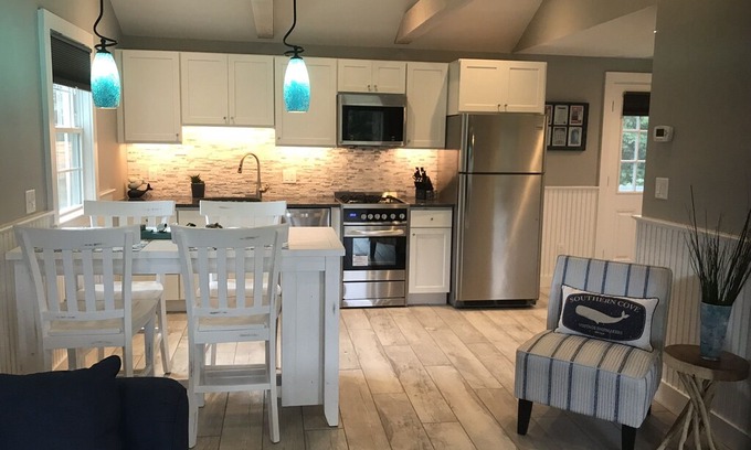 East Orleans Condo | Newly Remodeled One Bedroom Condo Unit 1/2 Mile to Nauset Beach