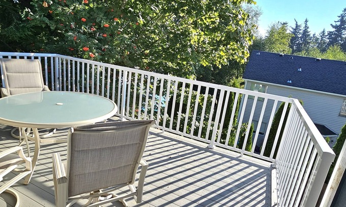 Everett House | Newly Remodeled specious House in Everett