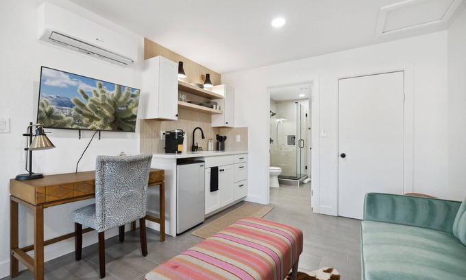 Cox Heights Apartment | Newly Remodeled Studio | Minutes from Old Town
