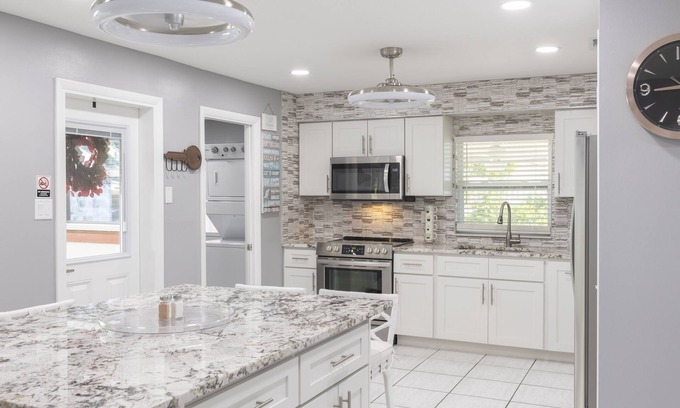Tampa House | Newly remodeled! Super Clean, Great location, Family Size, 7 mins Raymond James