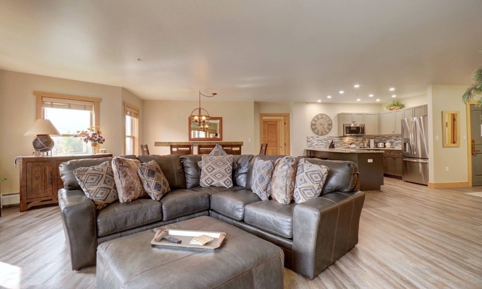 East Village at Copper Condo | Newly Remodeled, Open Layout, with Incredible Views, hot available! CS302