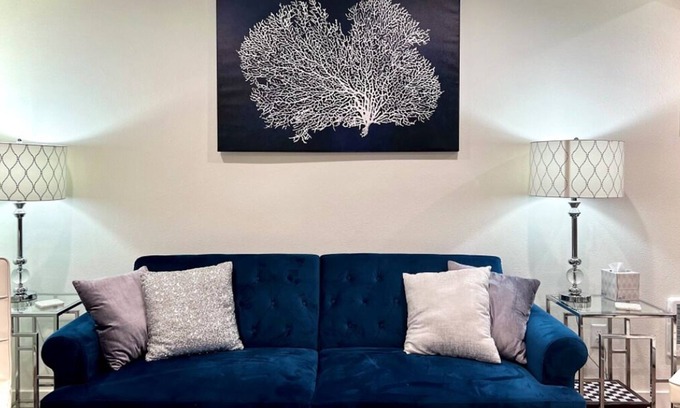 Spokane Valley Apartment | Newly remodeled, modern, FREE parking, King bed, family-friendly