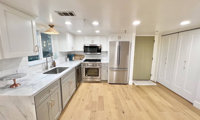 Norma Triangle Condo | Newly Remodeled West Hollywood condo in the best location!