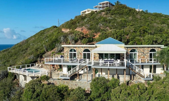 Estate Chocolate Hole and Great Cruz Bay Villa | Newly Remodeled - Waterfront - 4 King Suites - Full AC - Pool - Tesla+Solar!