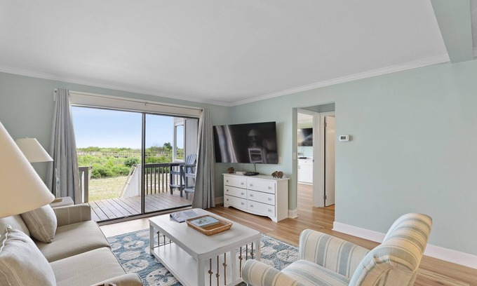 Saint Helena Island Condo | Newly Renovated! The Salty Breeze - Ocean Front 2 Bedroom
