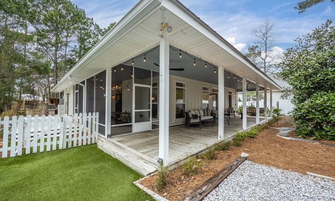 Santa Rosa Beach House | Newly Renovated! Pet Friendly! Outdoor Kitchen&Fireplace! Huge porches