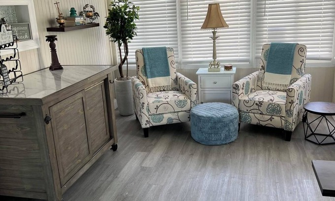 Iona House | Newly Renovated 1 Bed/1.5 Bath Mobile Home Near Ft. Myers Beach, Florida