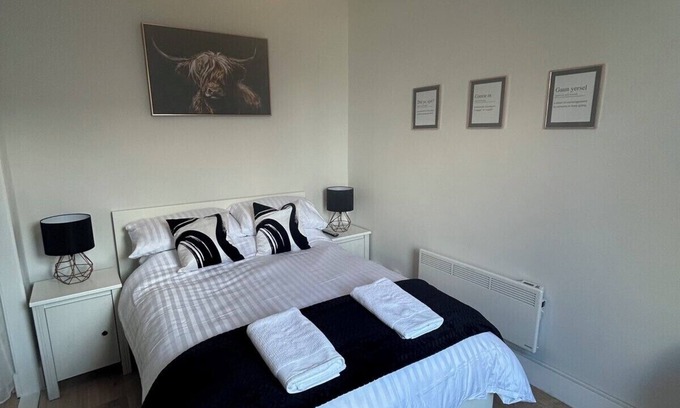 Peterhead Apartment | Newly renovated 2-Bed Apartment in Peterhead