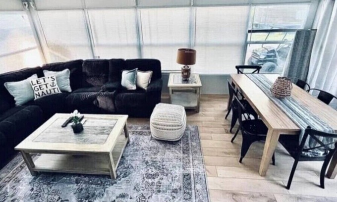 Sherkston Cottage | Newly renovated 2-bedroom trailer with large add-a-room in Sherkston Shores park