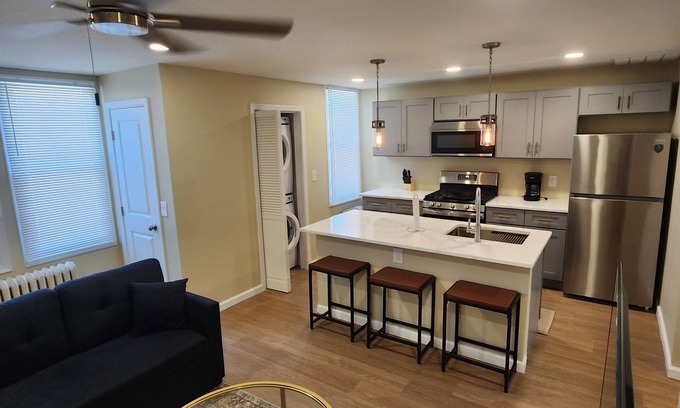 Logan - Ogontz - Fern Rock Apartment | Newly Renovated 2bedroom apartment in uptown. Jefferson Einstein Temple LaSalle