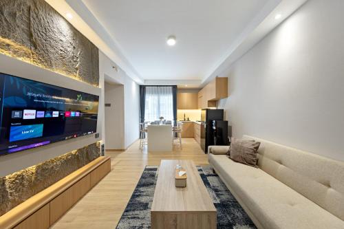 Jakarta Apartment | Newly Renovated 2BR Apt and Direct Mall Access