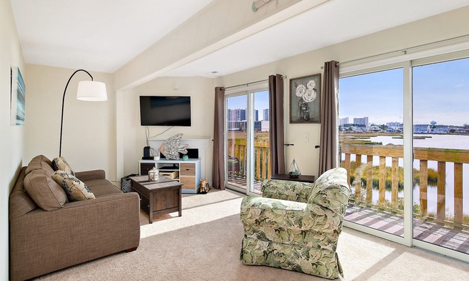 North Ocean City Condo | Newly Renovated 2BR 1.5BA Unit- Plenty of Amazing Bay Views from this Unit.