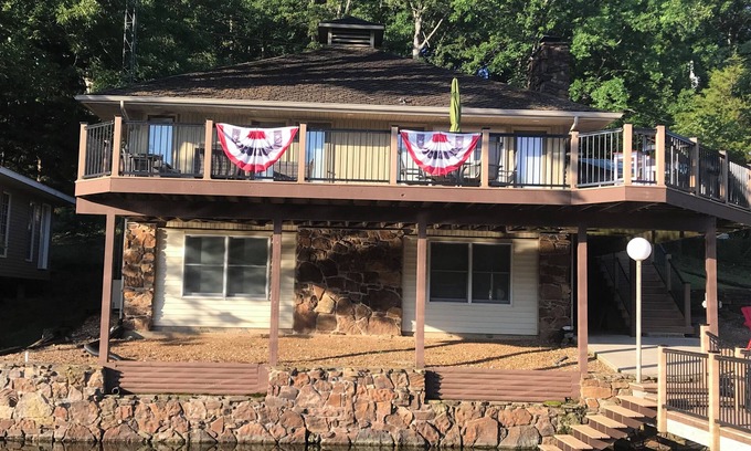 Rocky Mount House | Newly Renovated 5 bedroom Lakefront Vacation Home with Private Boat Dock