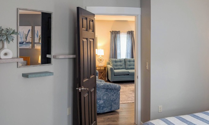 Ellsworth Apartment | Newly Renovated Acadia Apartment Maple Street