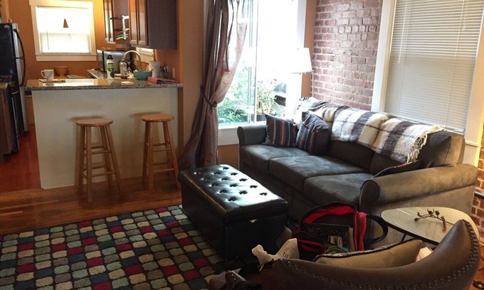 Oakland Condo | Newly Renovated Artist Loft in Historic Building Near ~BART~