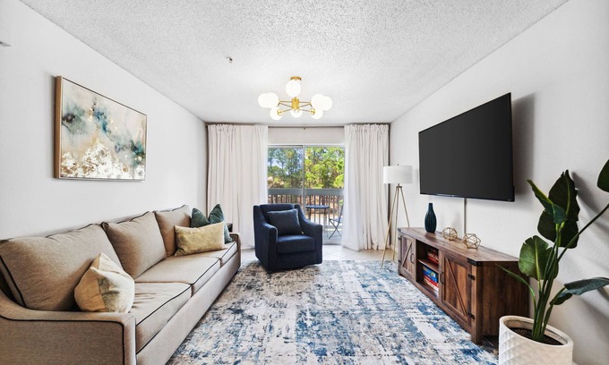 Indian Bayou House | Newly Renovated Beach Condo in Destin-10 minutes to Crab Island