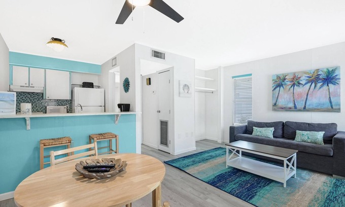 Gulf Shores Condo | Newly Renovated Boutique Complex Gulf Shores, AL- Signature Properties