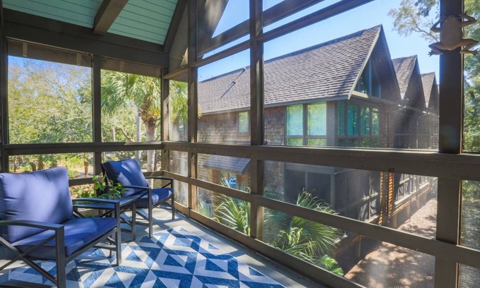 Kiawah Island Condo | Newly Renovated & Comfortably Furnished Villa w/a 2 Min. Walk to Beach & Relaxing Screened Porch