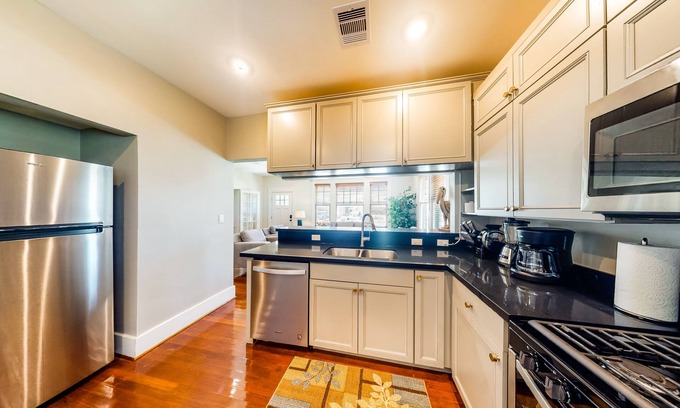 Galveston House | Newly renovated classic home w/free WiFi/full kitchen/yard - close to beaches