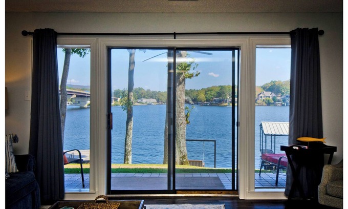 Rockwell Condo | Newly renovated condo with beautiful lake front views