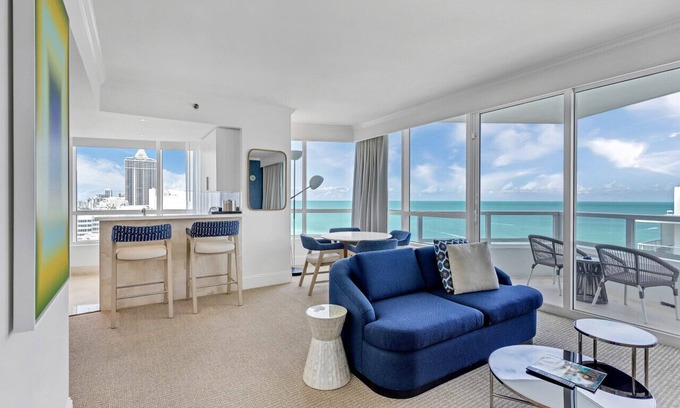 Mid Beach Condo | Newly Renovated - Fontainebleau Tresor 1 Bedroom