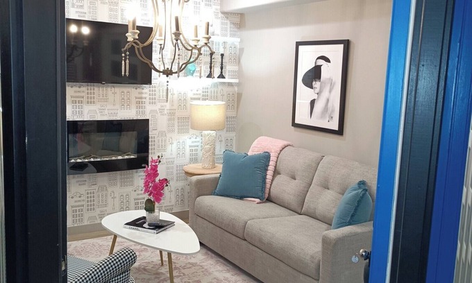 Williams Bay Apartment | Newly renovated Hotel Suite located in downtown Williams Bay. Block from beach