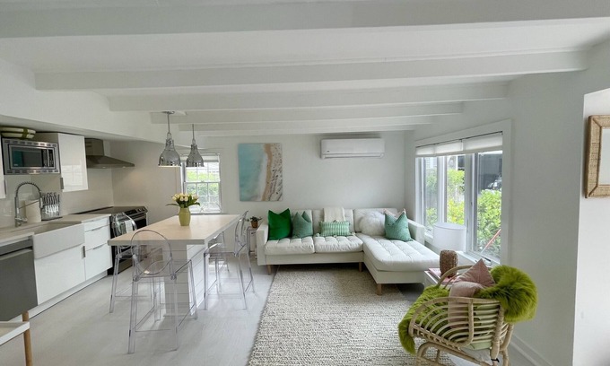 Nantucket Town House | Newly renovated house in Brandt Point, right near town and Children's Beach