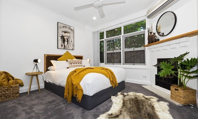 Cessnock House | Newly Renovated Hunter Property-Spa & fireplace.