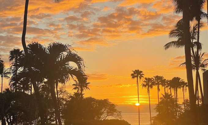 Kihei Condo | Newly Renovated Kihei Condo with Sunset Views – Steps From a Beautiful Beach!