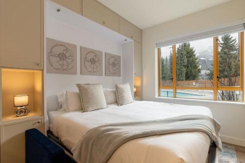 Village North House | Newly Renovated KING BED STUDIO in the Village