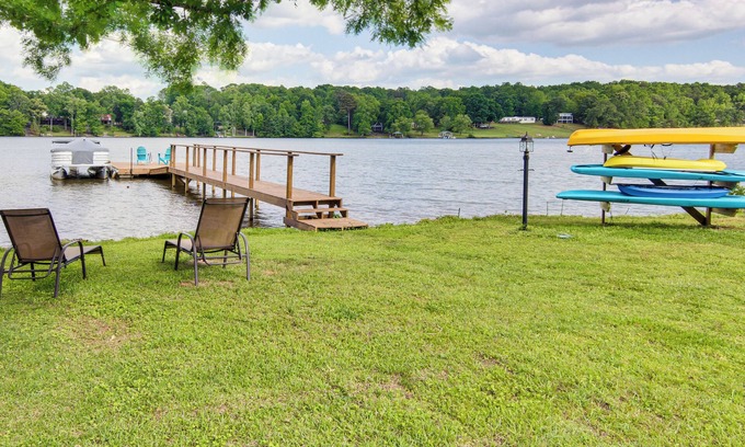 Campobello House | Newly Renovated Lake Bowen Home w/Game Room!