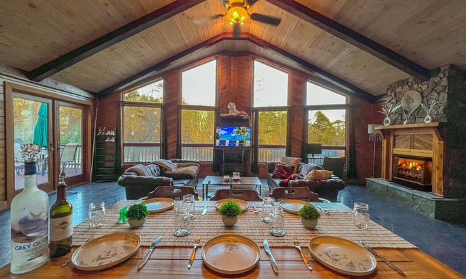 Luray Ski Chalet | Newly Renovated Luxury Chalet w/6P Hot Tub, Game Room, and Fireplace
