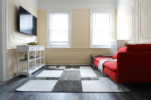 Queens Apartment | Newly Renovated - Minutes from the City