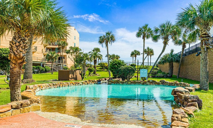 Galveston Condo | Newly renovated modern Gulf-front condo w/ ocean view and shared pools/hot tub