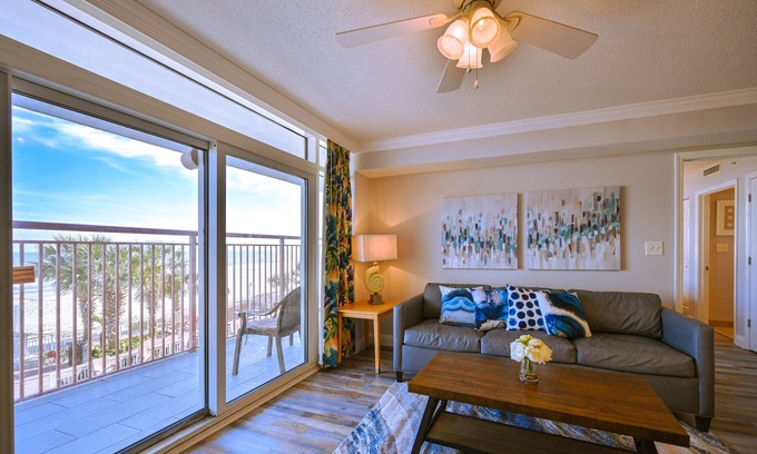 Myrtle Beach Condo | ⭐️Newly renovated Ocean Front Deluxe King Condo,Come Live in the Paradise