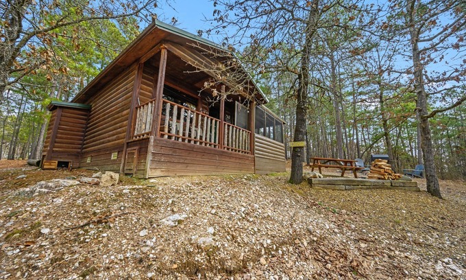 Hochatown Cabin | Newly Renovated - Osage 1 Bedroom with Hot Tub near the Lake!