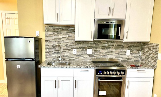 Issaquah Highlands Apartment | Newly renovated studio In Issaquah Long-Term Rental