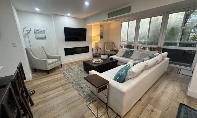 Siesta Key House | Newly renovated TH in Siesta Key FL - #1 beach in US