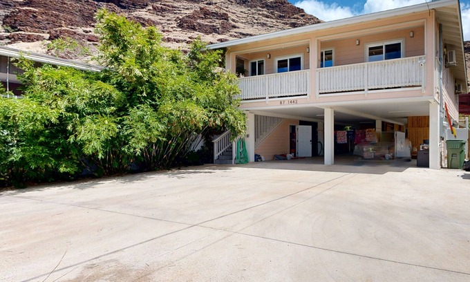 Nanakuli House | Newly renovated three bedroom with private lanai, A/C, WIFI, close to the beach