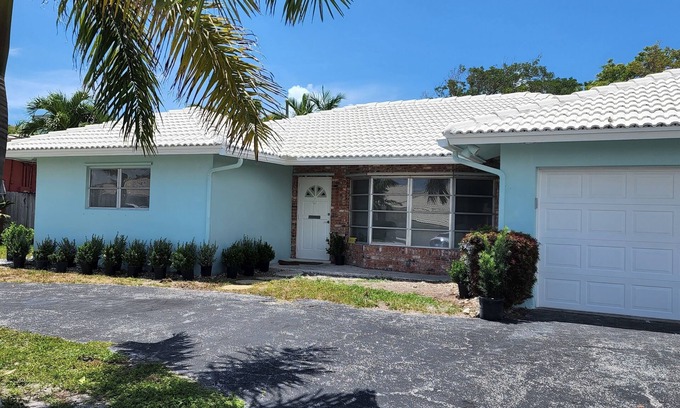 Lighthouse Point House | Newly Renovated 3 Bedroom, 2 bath, in quiet neighborhood, 2 miles to beach