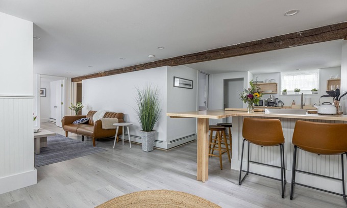 Willard Apartment | Newly Renovated Apartment in Willard Square Area of South Portland, Maine.