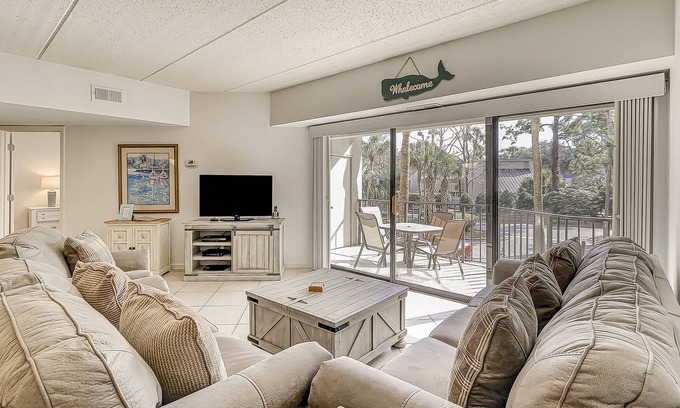 Hilton Head Island Condo | Newly renovated villa near the beach with pool & tennis - walk to Coligny Plaza