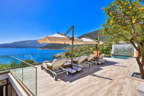 Kalkan Villa | Newly renovated villa by the beach