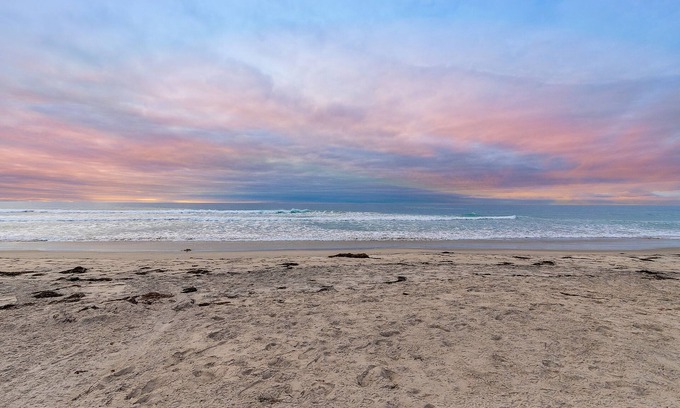 South Mission Beach House | Newly renovated waterfront stay with sweeping views, and a private washer/dryer
