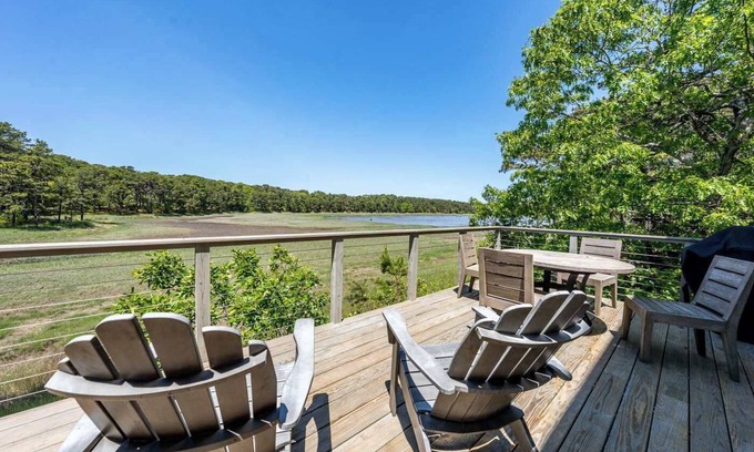 Pleasant Point House | Newly Renovated Waterfront Cottage