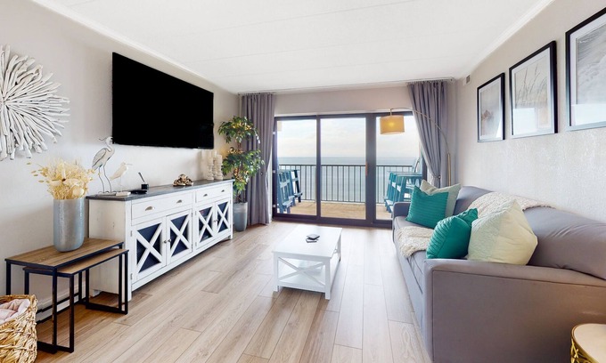 North Ocean City Condo | Newly-updated beachfront condo with balconies, views, hot tub, & indoor pool