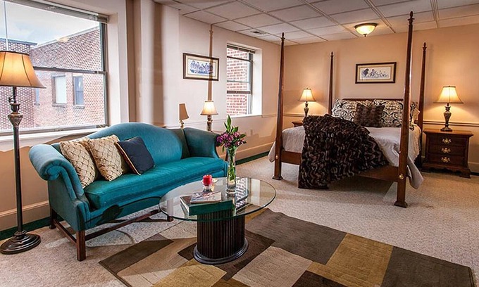Hendersonville Apartment | Newly Updated Hendersonville Main Street Efficency 6th Floor Skyland Building