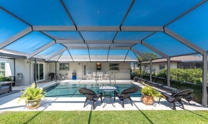 Oakland Hills House | Newly updated Kitchen, Sunroom Familyroom and Pool area